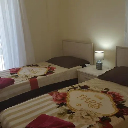 Sleeps 6 With Pool And Air Con Apartament Ortakent